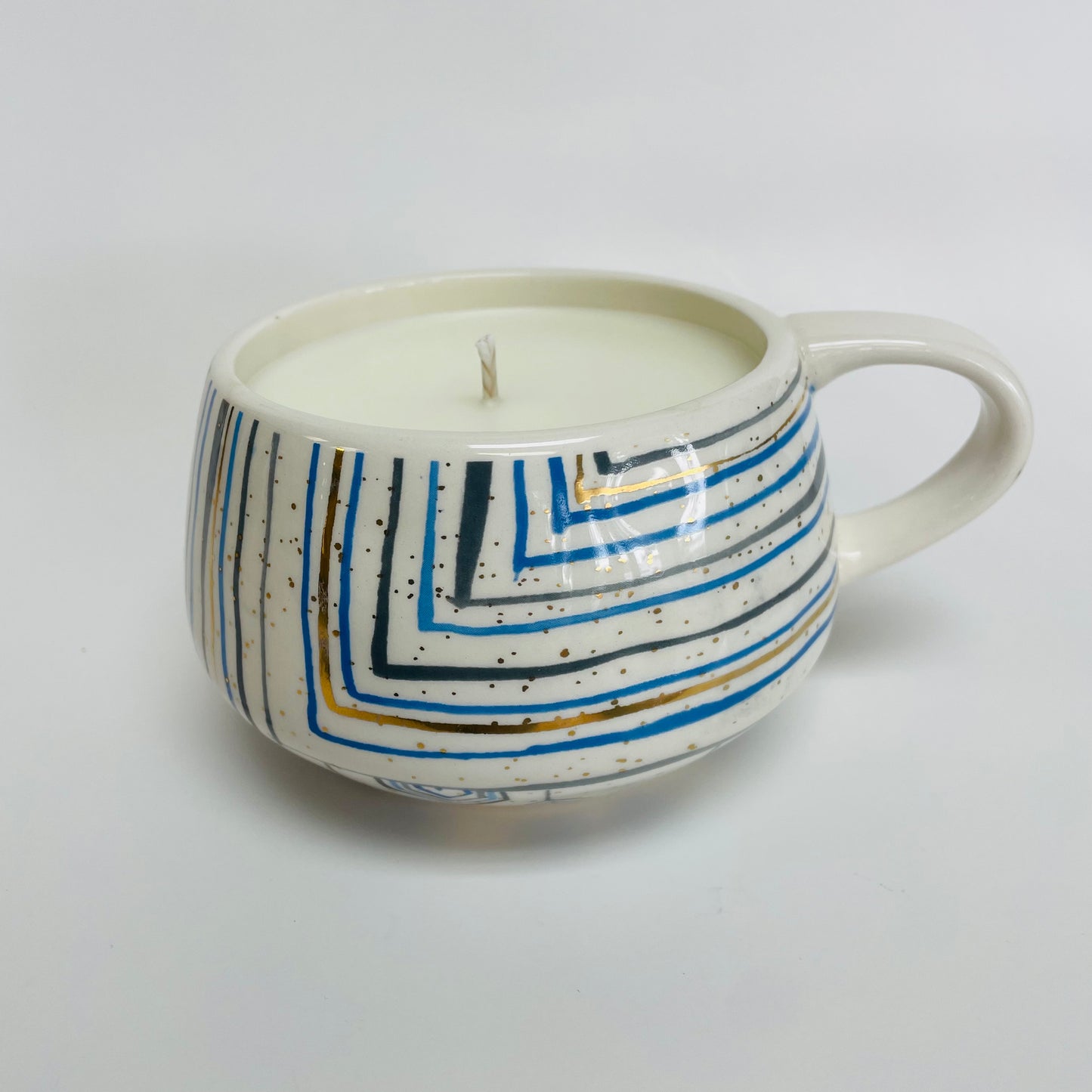 Lakeside Candle - Fresh Cotton, Ylang Ylang, Rosehip