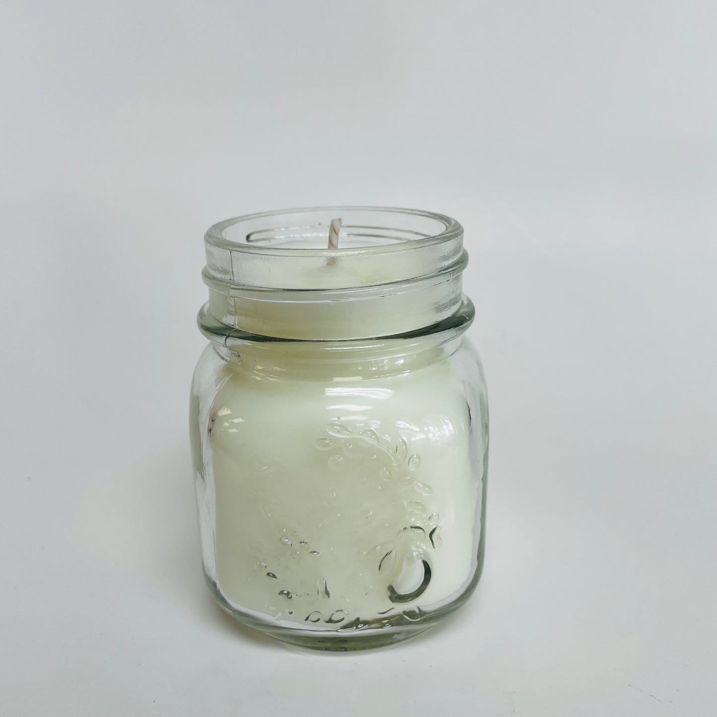 Lakeside Candle - Fresh Cotton, Ylang Ylang, Rosehip