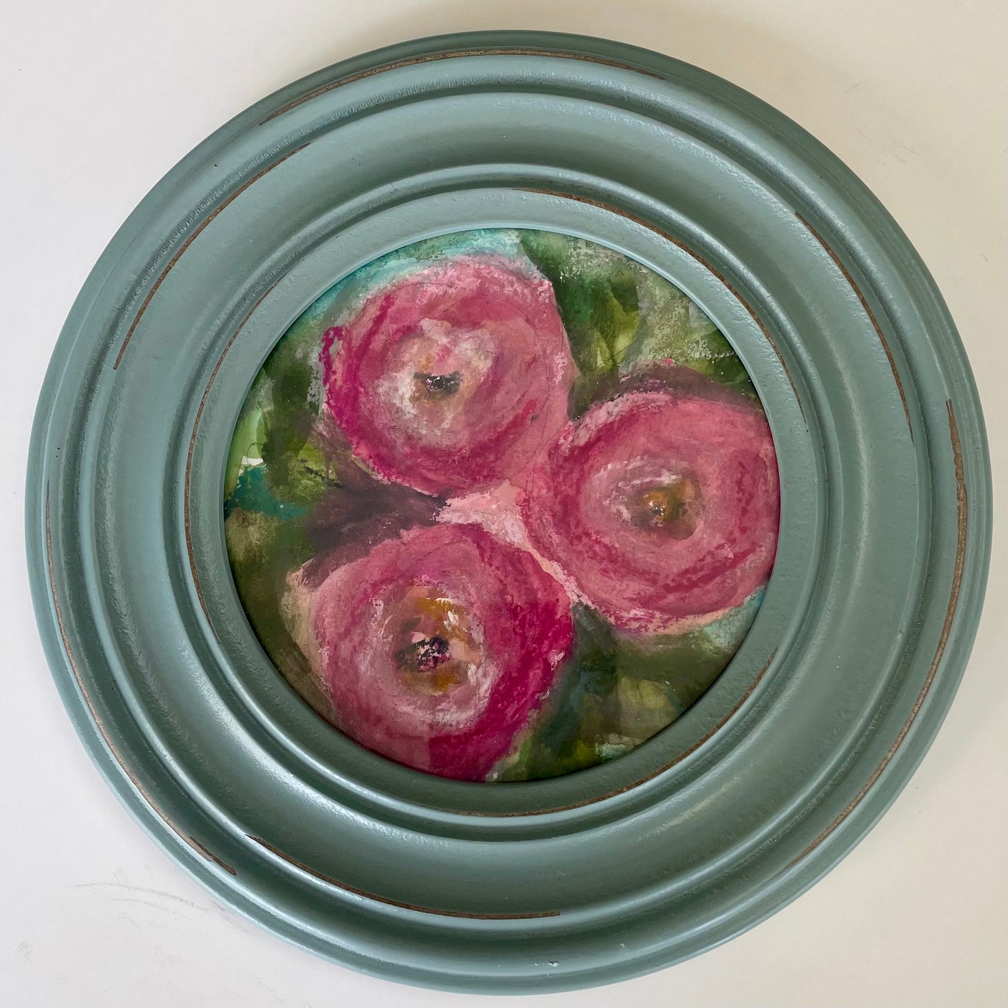 Framed Art in Wooden Circle Frame_
