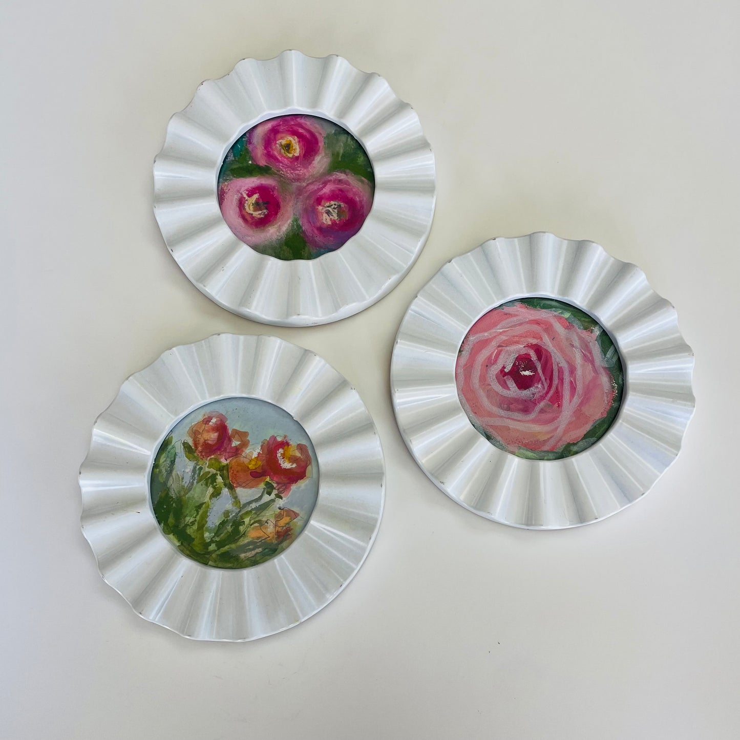 Flower Art in Round Frame_