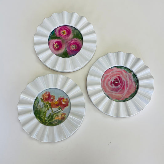 Flower Art in Round Frame_
