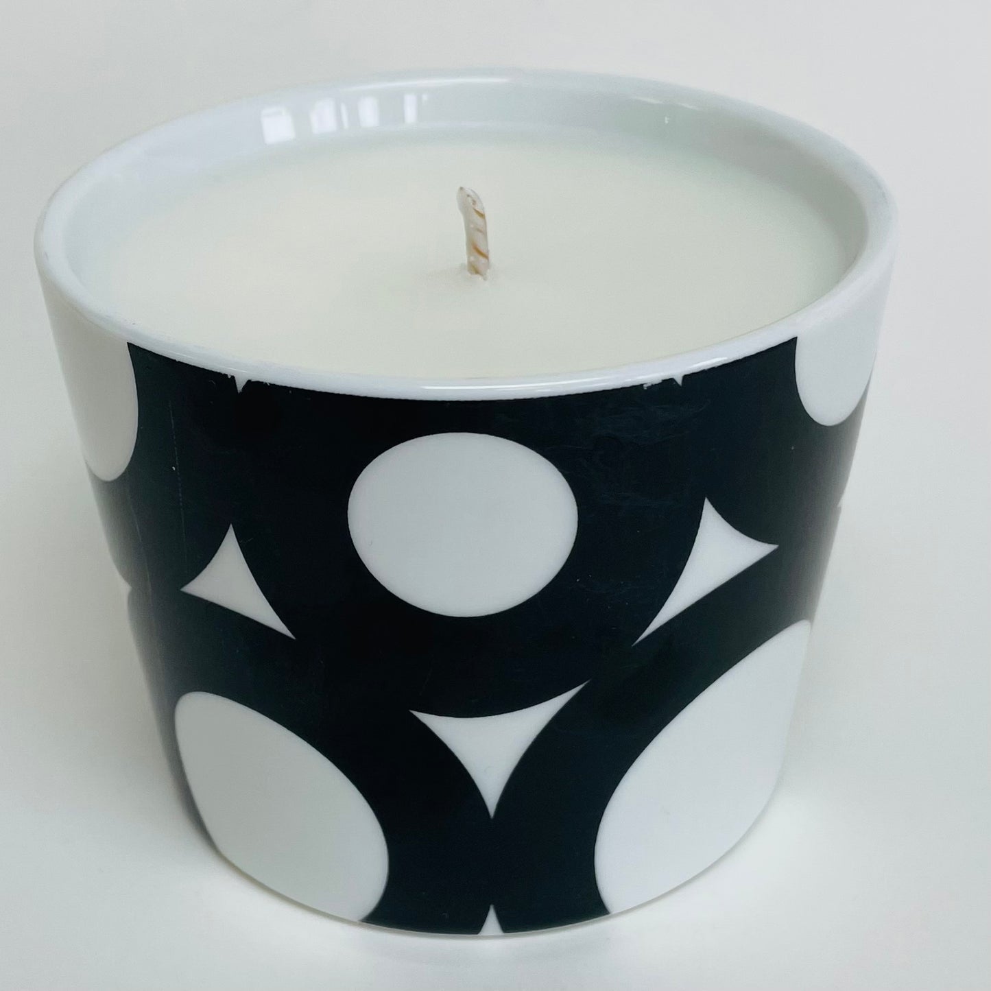 Velvet Candle - Whiskey, Cedarwood, Spiced Lavender