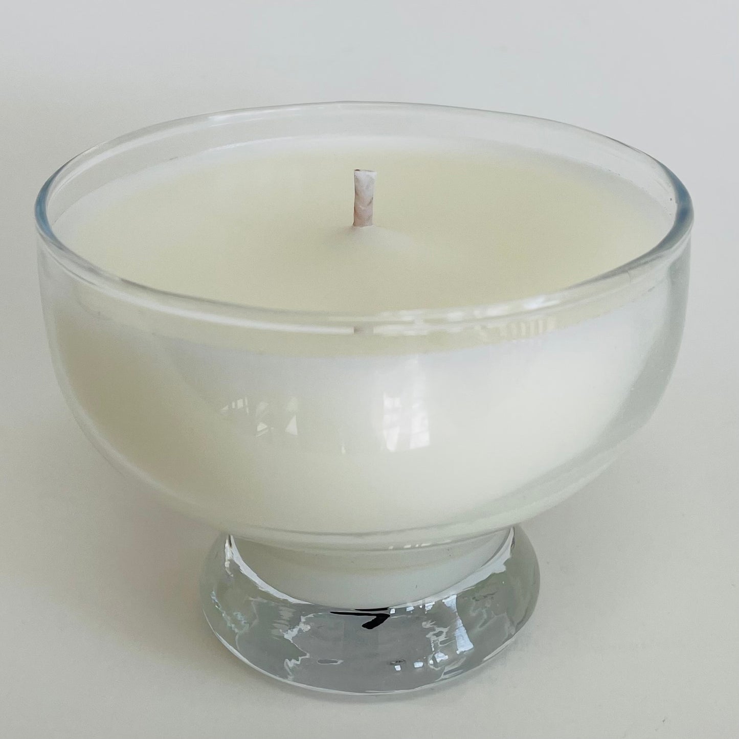 Summer Vibe Candle  - Fresh Peach, Coconut, Wild Berries