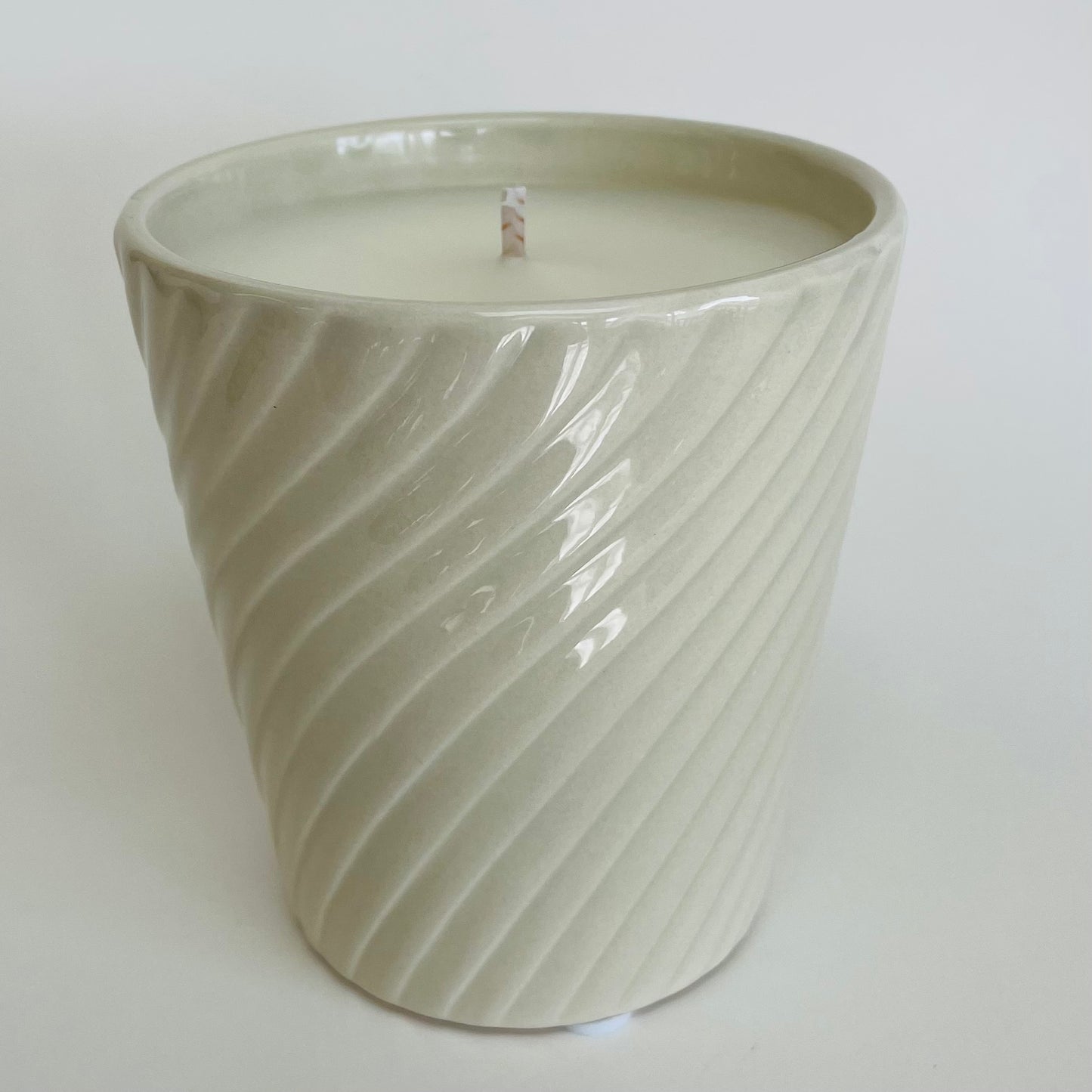 Summer Vibe Candle  - Fresh Peach, Coconut, Wild Berries
