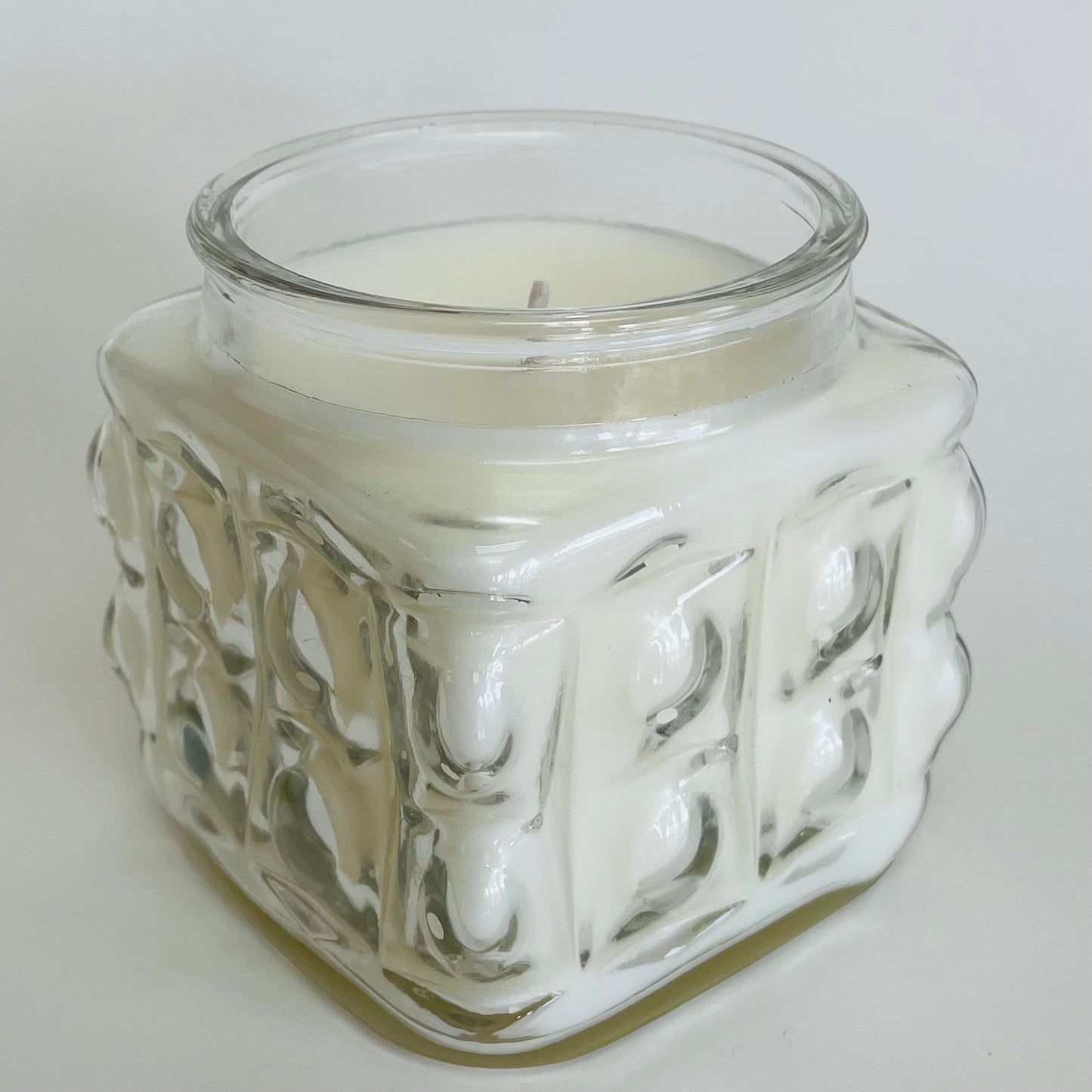 Summer Vibe Candle  - Fresh Peach, Coconut, Wild Berries
