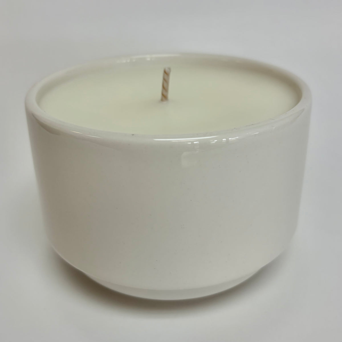 Lakeside Candle - Fresh Cotton, Ylang Ylang, Rosehip