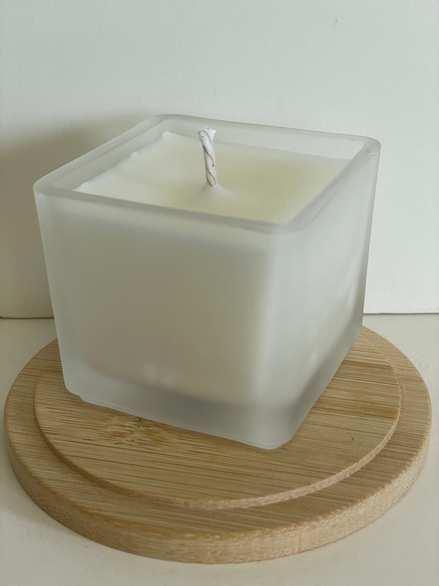 Velvet Candle - Whiskey, Cedarwood, Spiced Lavender